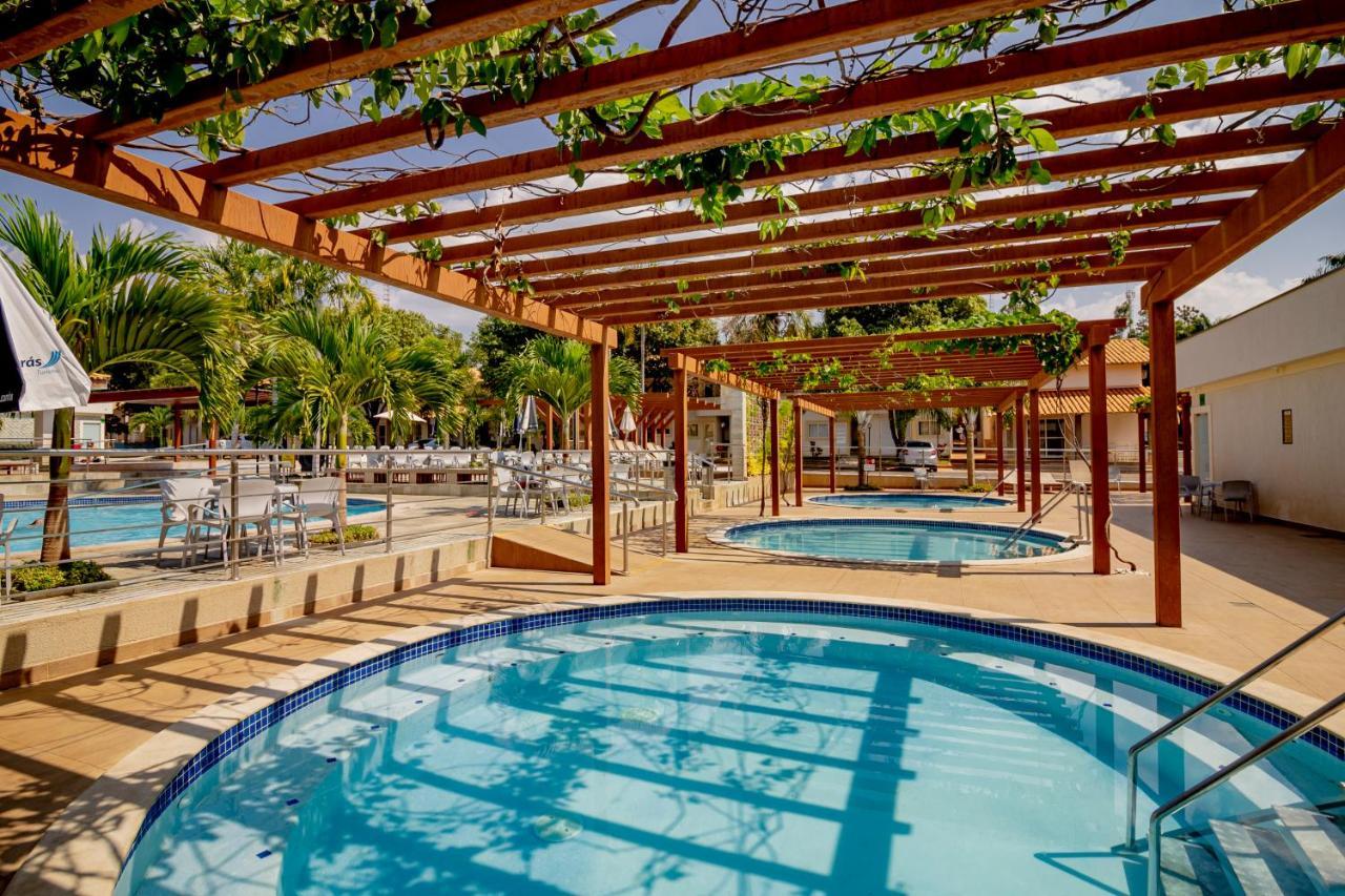 Diroma Resort Com Um Dia No Acqua Park Caldas Novas Eksteriør bilde